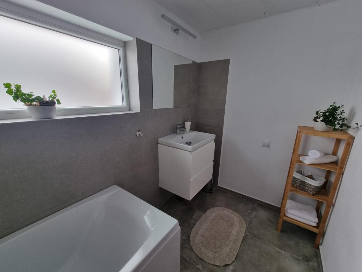 Ferienwohnung The Cozy Bunker Hermannstadt Exterior foto