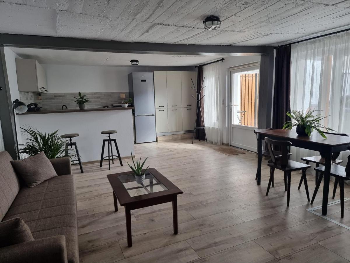 Ferienwohnung The Cozy Bunker Hermannstadt Exterior foto